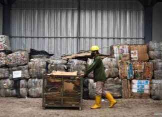 Indonesian Government Urges Producers to Take Responsibility in Waste Management ndonesian-government-urges-producers-to-take-responsibility-in-waste-management