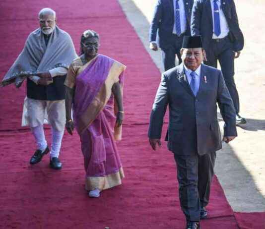 Prabowo Commemorates India’s 76th Republic Day in Meeting with PM Modi prabowo-commemorates-ndias-76th-republic-day-in-meeting-with-pm-modi