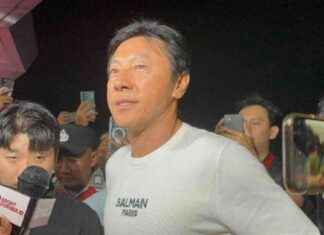 Shin Tae-yong Pulang ke Korea Selatan: Tangis dan Pelukan Suporter shin-tae-yong-pulang-ke-korea-selatan-tangis-dan-pelukan-suporter