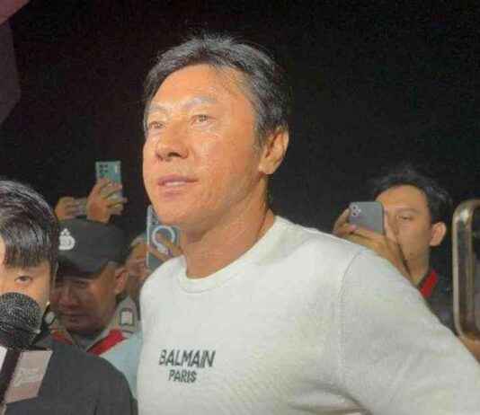 Shin Tae-yong Pulang ke Korea Selatan: Tangis dan Pelukan Suporter shin-tae-yong-pulang-ke-korea-selatan-tangis-dan-pelukan-suporter