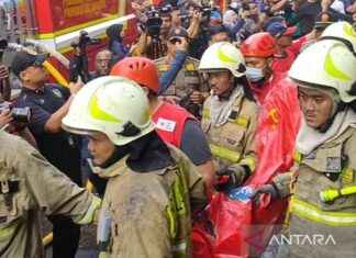 Tragic Fire at Glodok Plaza in Jakarta: Four Bodies Recovered tragic-fire-at-glodok-plaza-in-jakarta-four-bodies-recovered