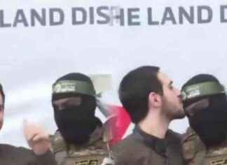 Israeli Soldiers Kiss Foreheads of Hamas Forces Upon Release, Radiant and Smiling sraeli-soldiers-kiss-foreheads-of-hamas-forces-upon-release-radiant-and-smiling