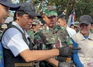 West Java Beach Clean-Up Led by Environment Minister and TNI Commander west-java-beach-clean-up-led-by-environment-minister-and-tn-commander