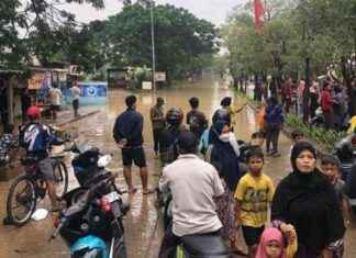 Flooding in Cipendawa Baru Road, Rawalumbu Bekasi: Access Blocked flooding-in-cipendawa-baru-road-rawalumbu-bekasi-access-blocked