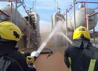 Emergency Leak and Fire Drill Conducted Effectively at Badak LNG Plant emergency-leak-and-fire-drill-conducted-effectively-at-badak-lng-plant