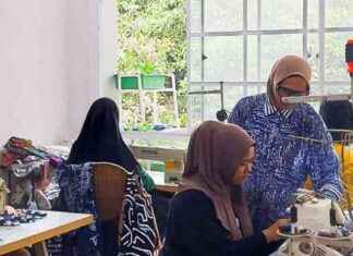 Sustainable Practices and Global Impact of Dara Baro UMKM’s Textile Waste Management sustainable-practices-and-global-mpact-of-dara-baro-umkms-textile-waste-management